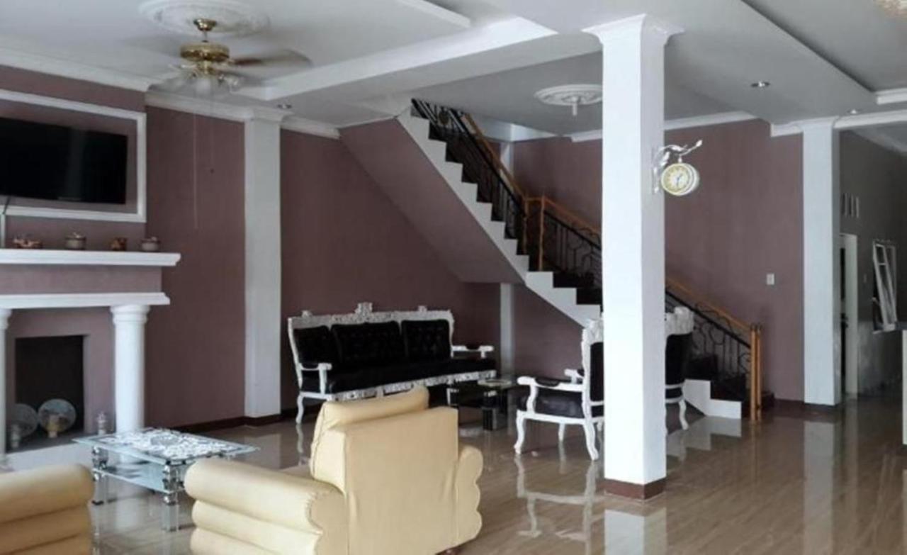 Hotel Graha Soeltan Sunggal エクステリア 写真